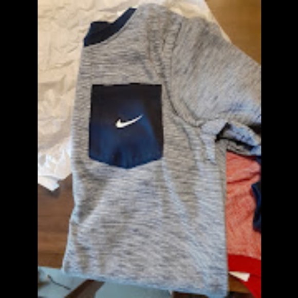 Nike - Picture 2 of 8